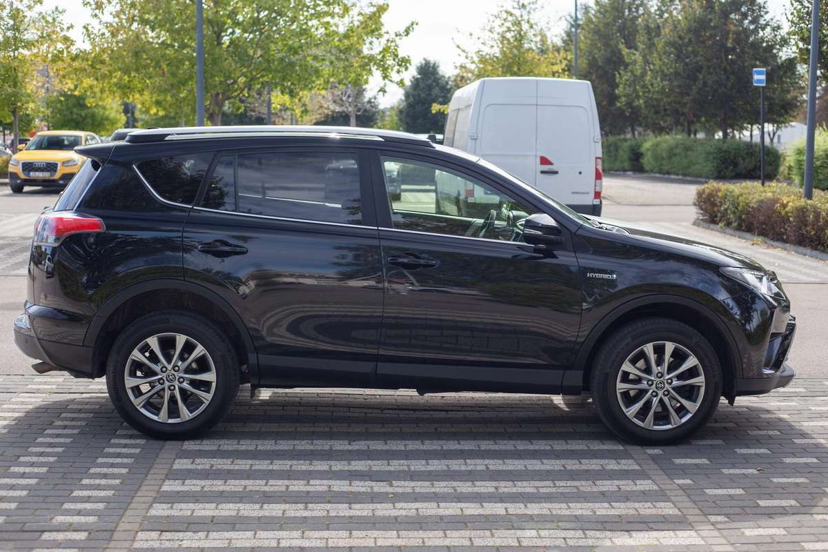 Toyota RAV4 - 6