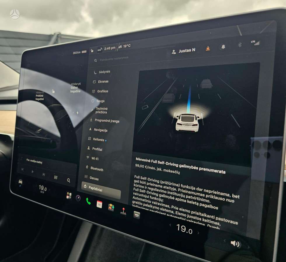 Tesla Model 3 - 11