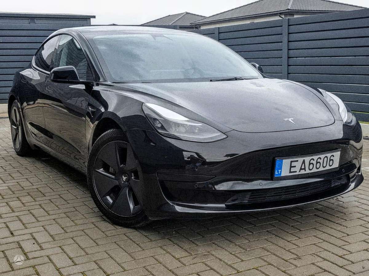 Tesla Model 3 - 2