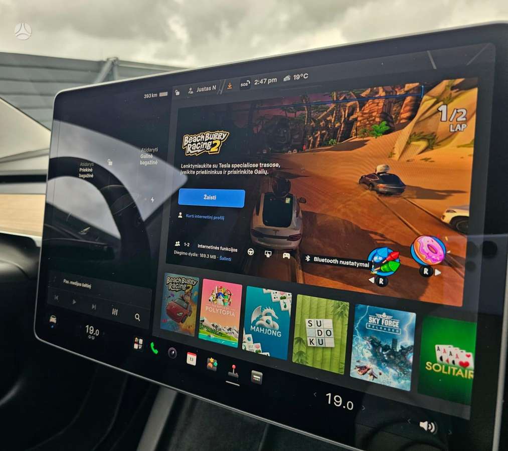 Tesla Model 3 - 12
