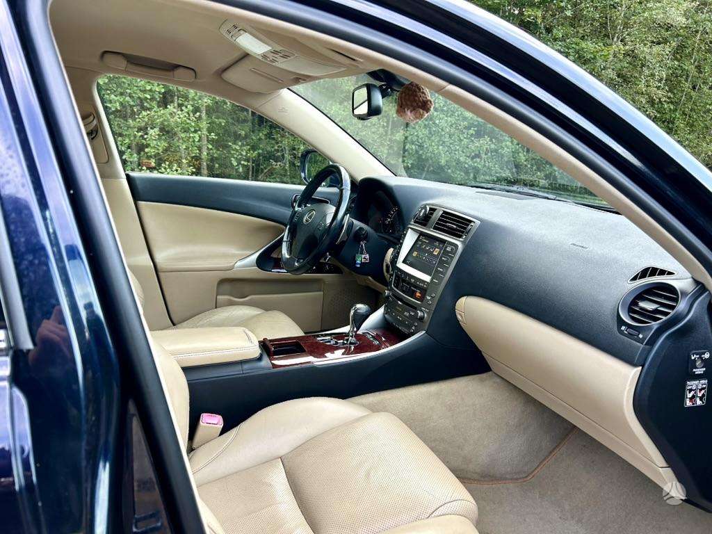 Lexus IS 250, 2.5 l., Седан