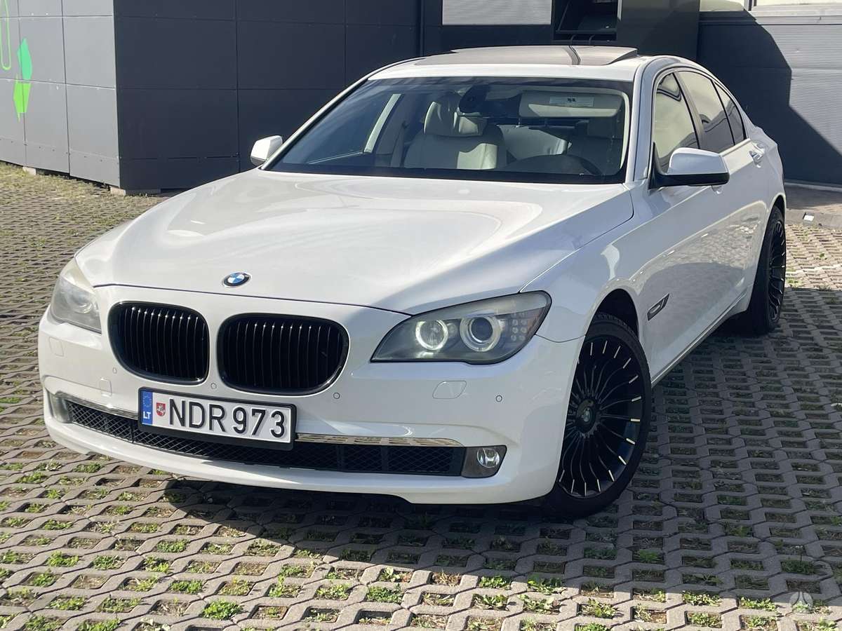 BMW 740, sedanas