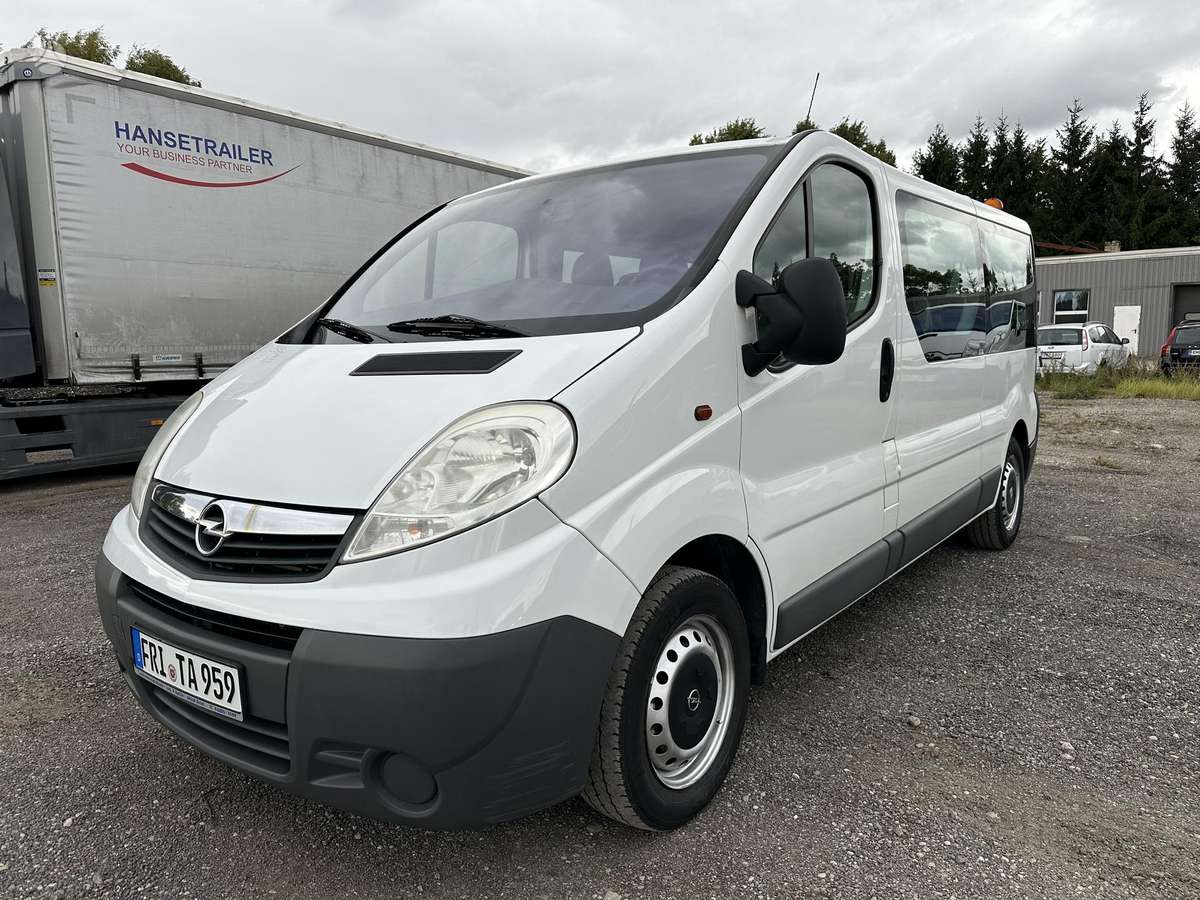 Opel Vivaro - 1
