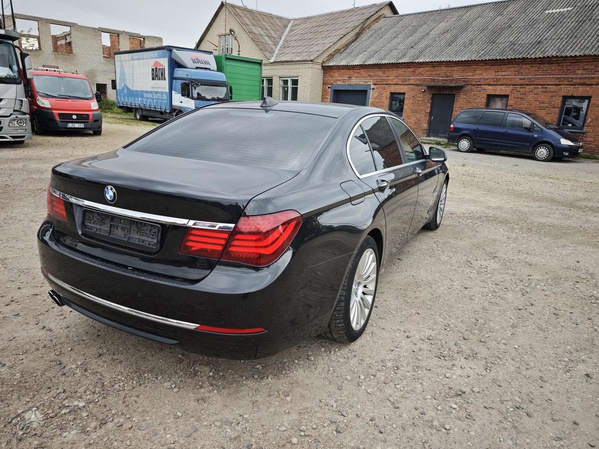 BMW 730, 3.0 l., Седан