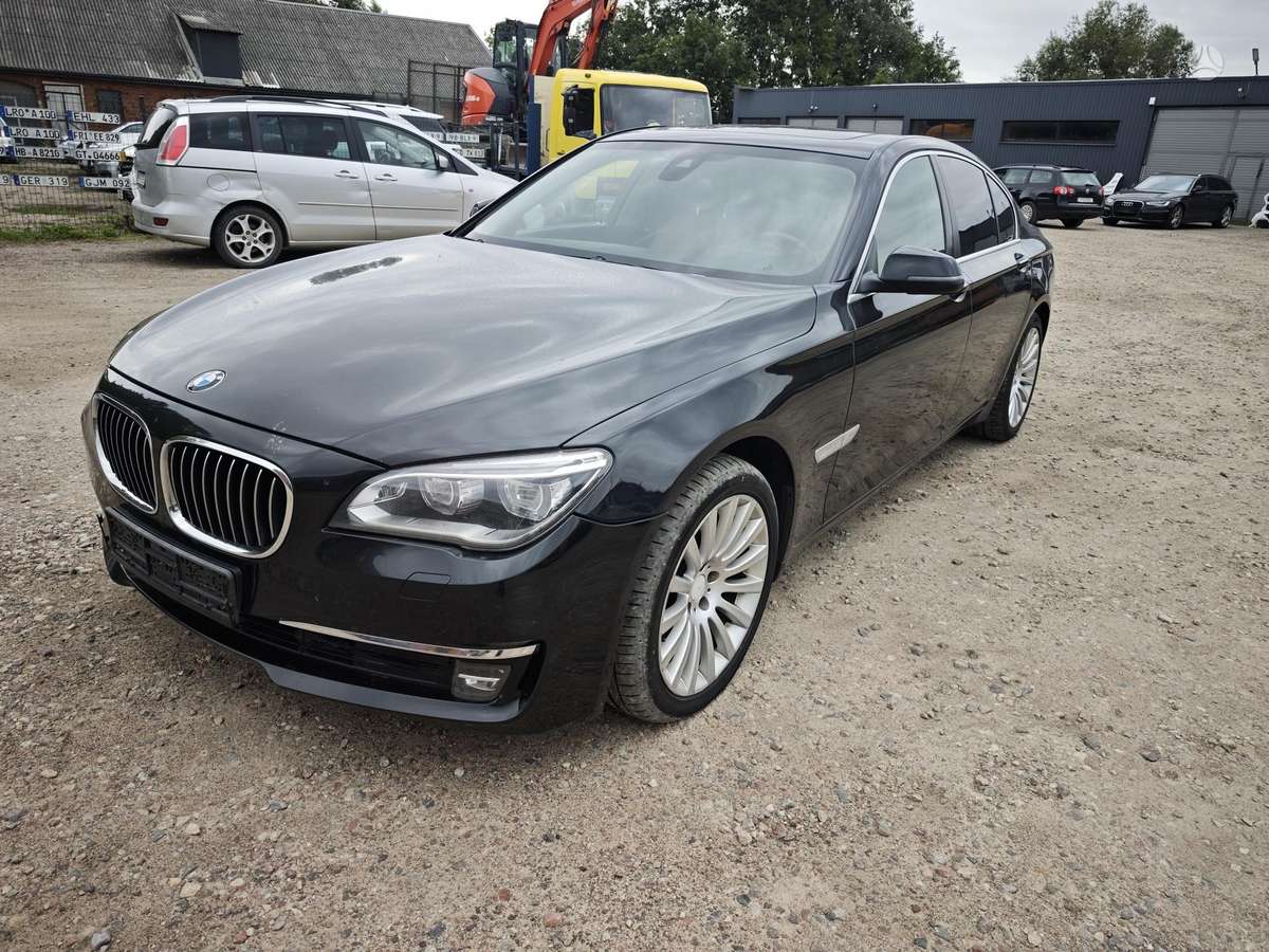 BMW 730, 3.0 l., Седан