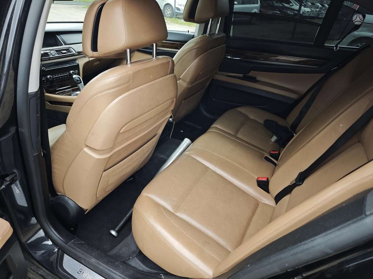 BMW 730, 3.0 l., Седан