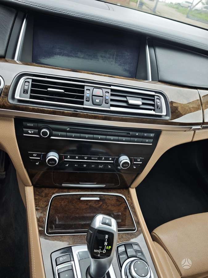 BMW 730, 3.0 l., Седан
