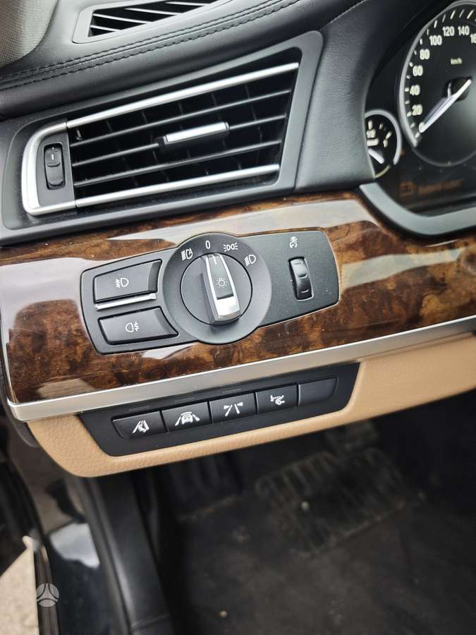 BMW 730, 3.0 l., Седан