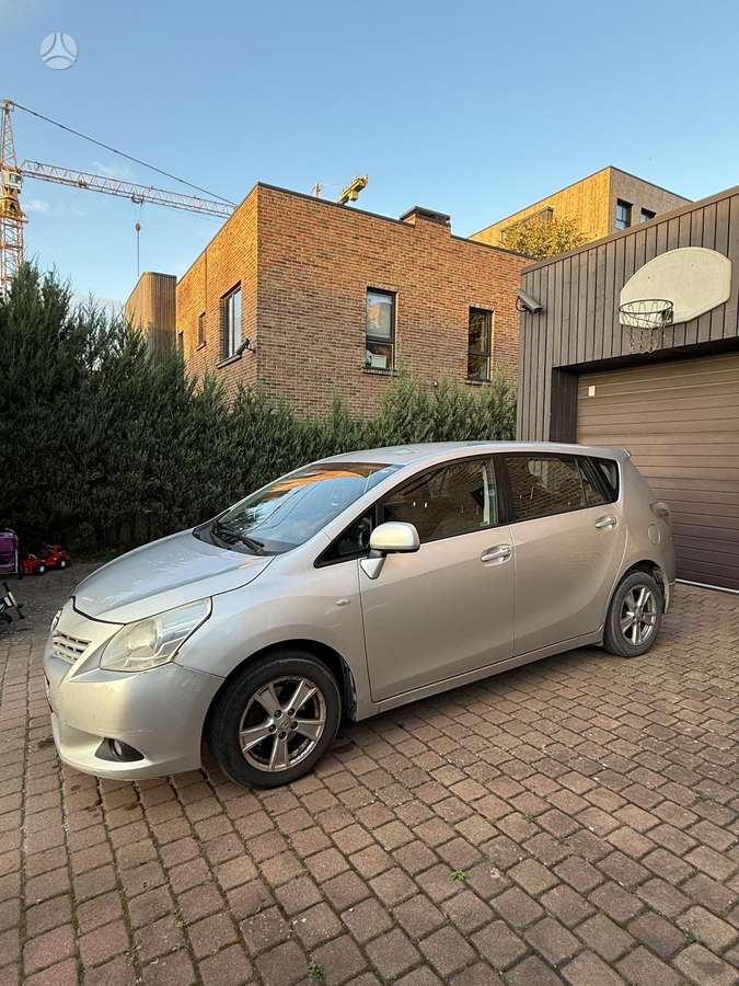 Toyota Verso - 5