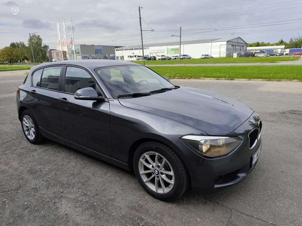 BMW 116, 2.0 l., hatchback