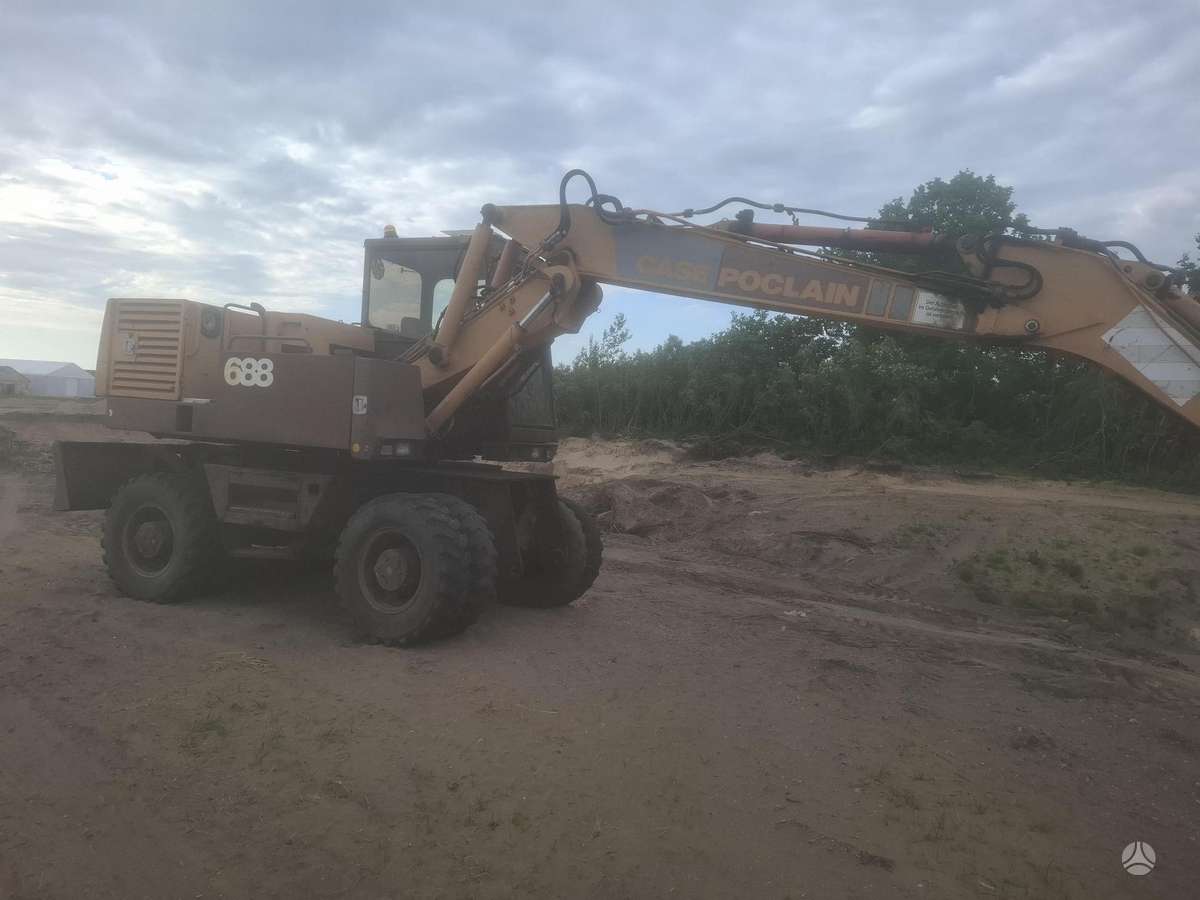 Case 688B-P, excavator