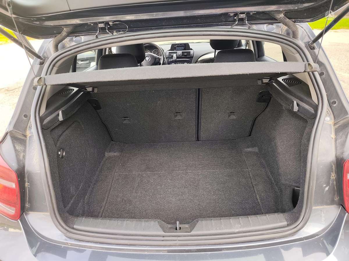 BMW 116, 2.0 l., hatchback