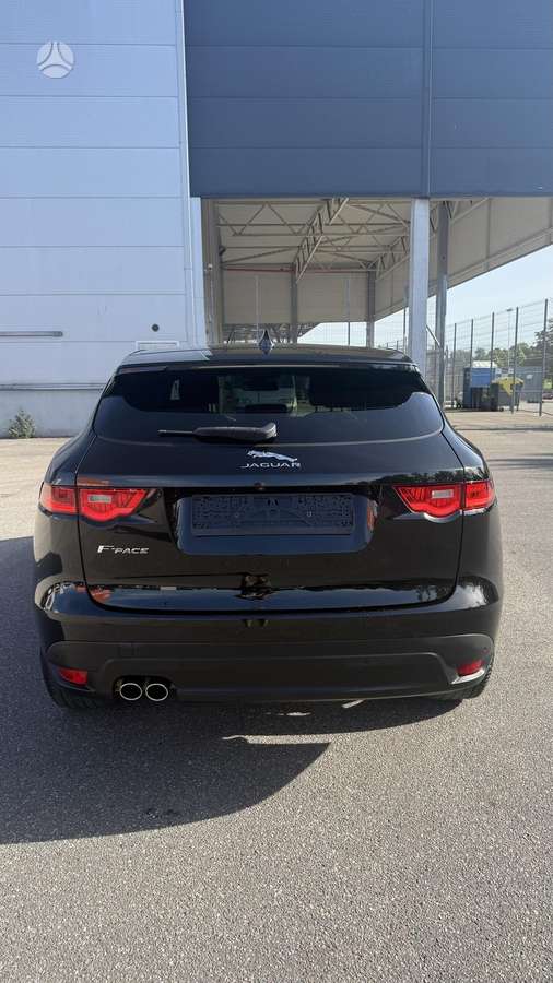 Jaguar F-Pace - 10