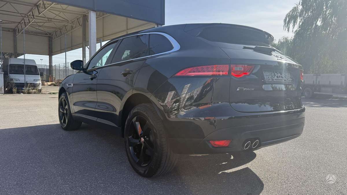 Jaguar F-Pace - 4