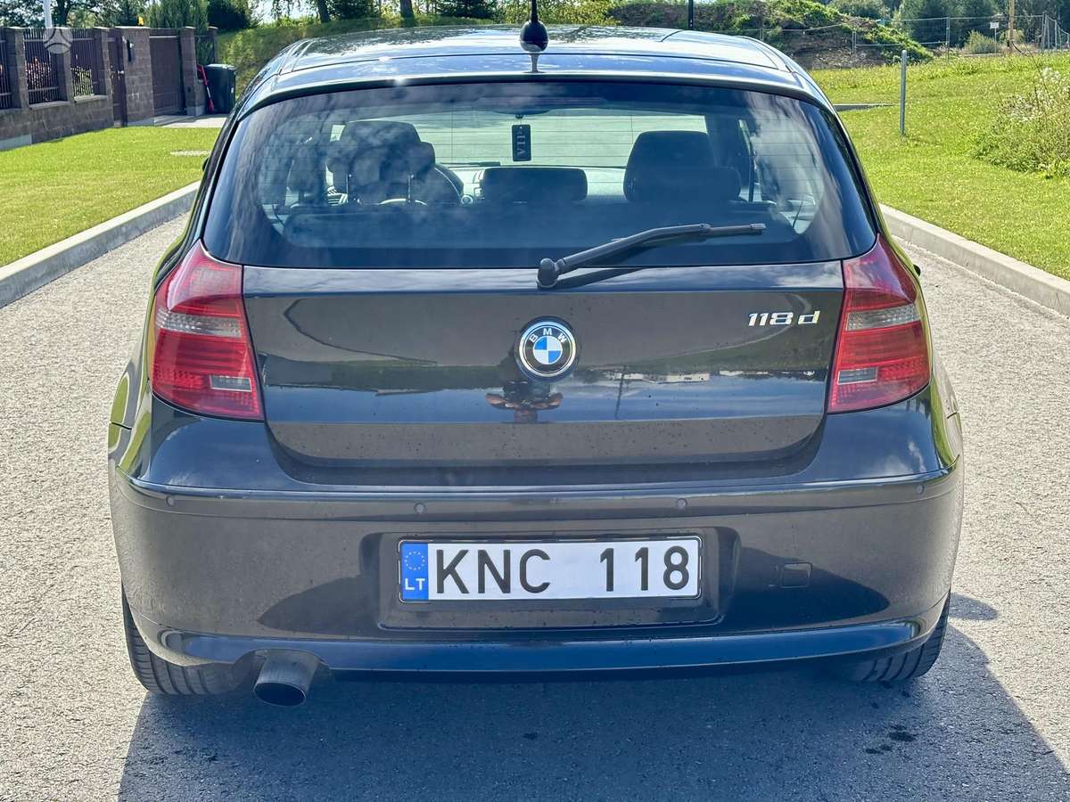 BMW 120 - 6