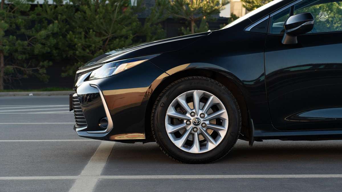 Toyota Corolla - 4