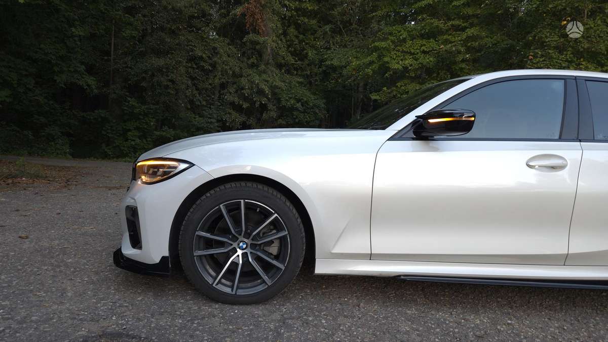 BMW 330, 2.0 l., Седан