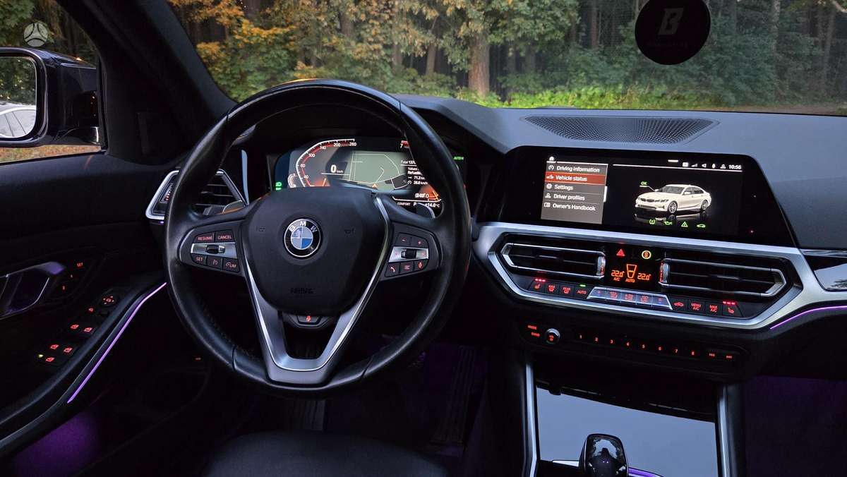 BMW 330, 2.0 l., Седан