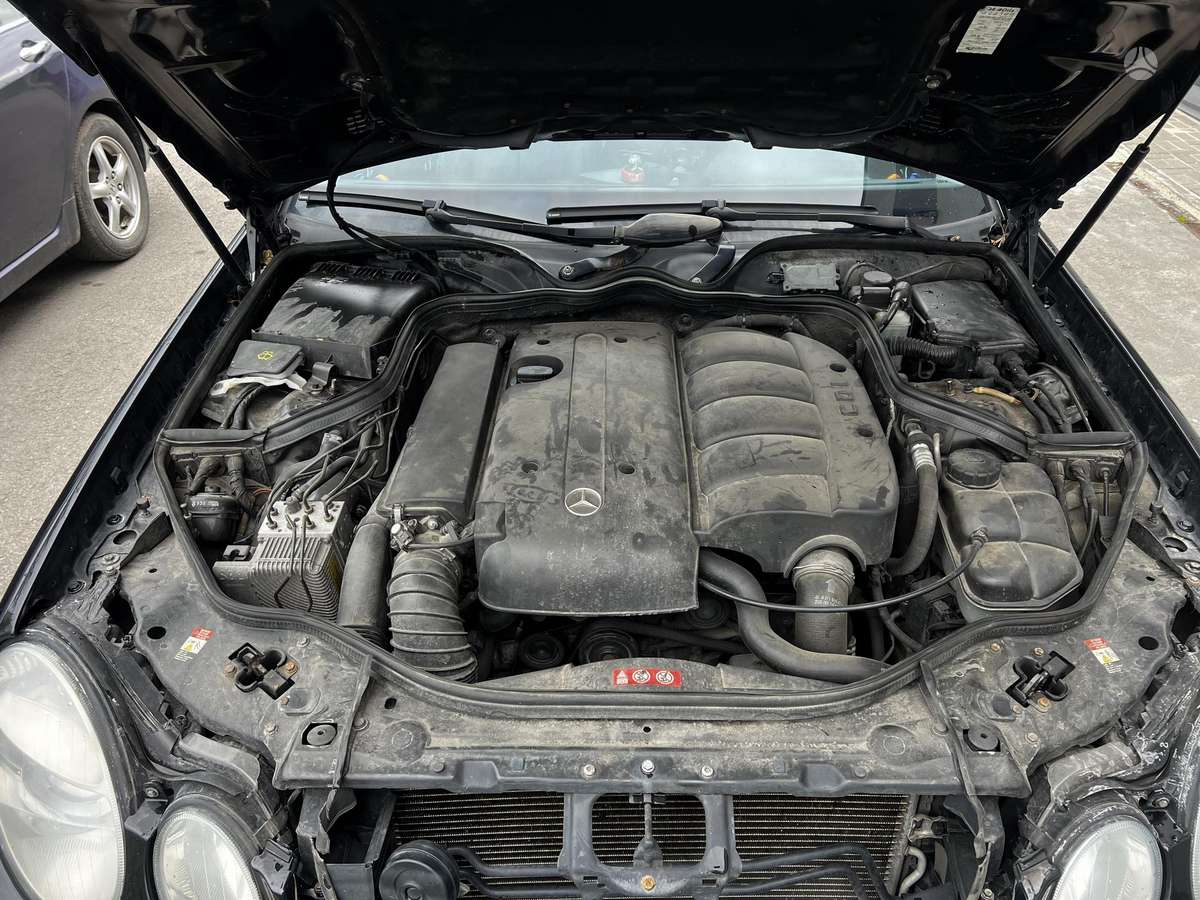 Mercedes-Benz E220, 2.2 l., Седан