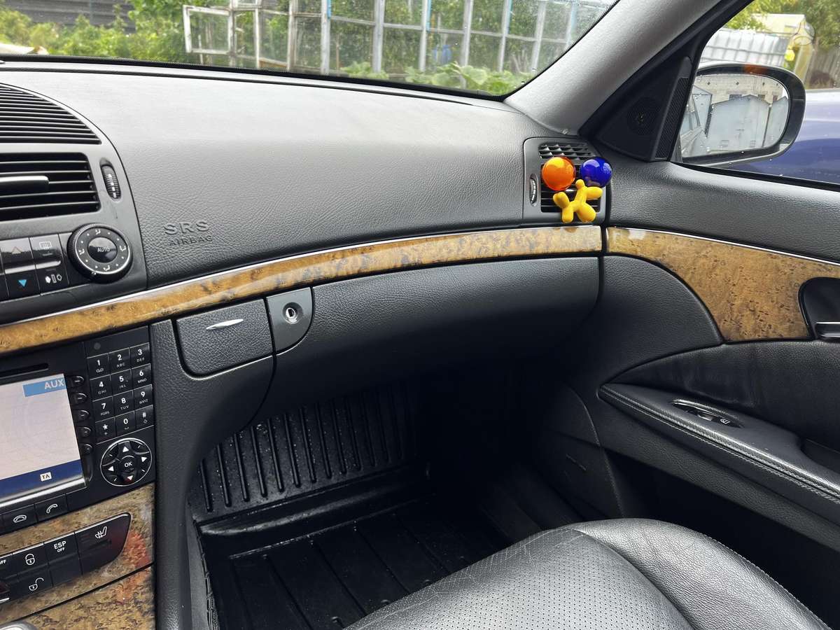 Mercedes-Benz E220, 2.2 l., Седан