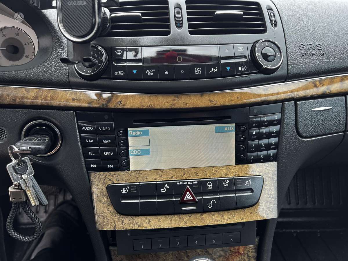Mercedes-Benz E220, 2.2 l., Седан