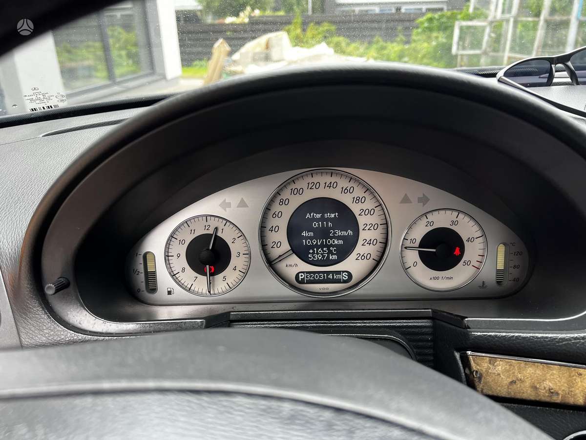 Mercedes-Benz E220, 2.2 l., Седан