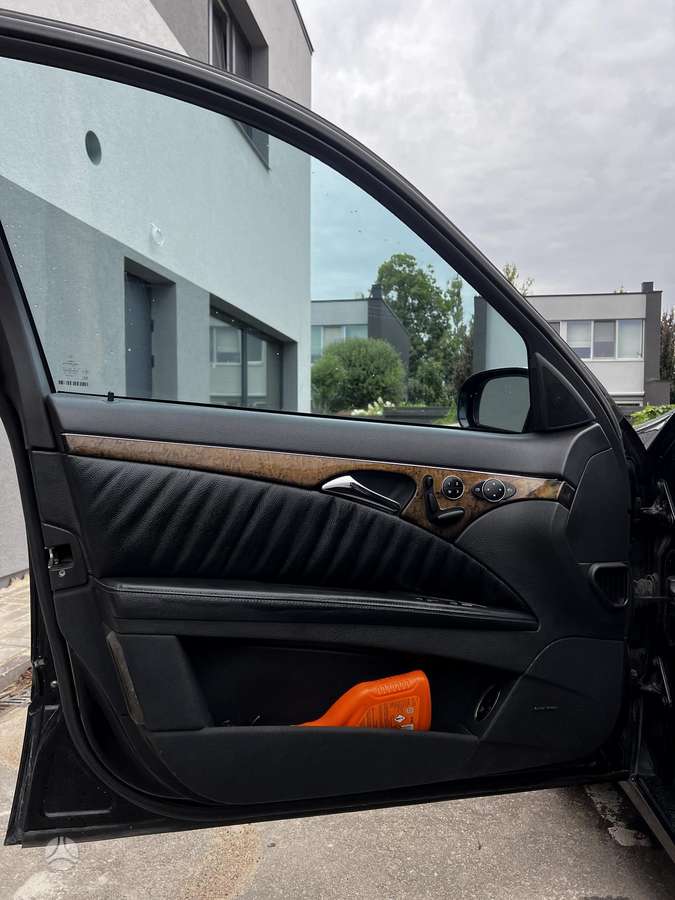 Mercedes-Benz E220, 2.2 l., Седан