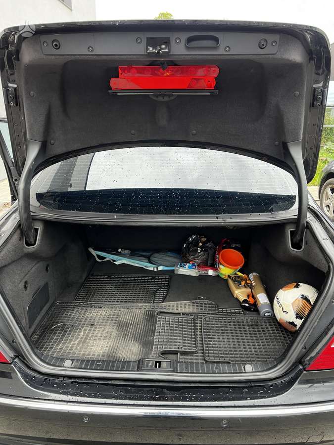 Mercedes-Benz E220, 2.2 l., Седан