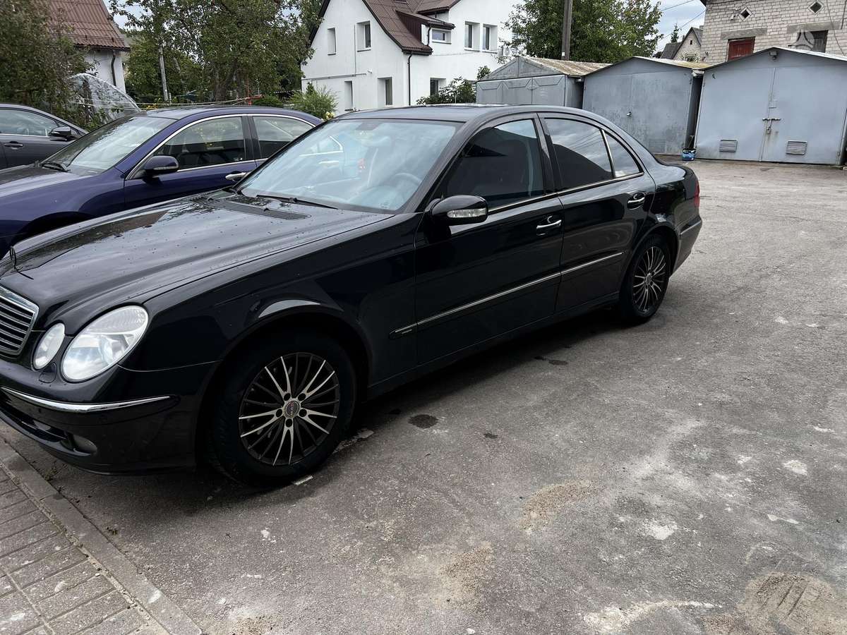 Mercedes-Benz E220, 2.2 l., Седан