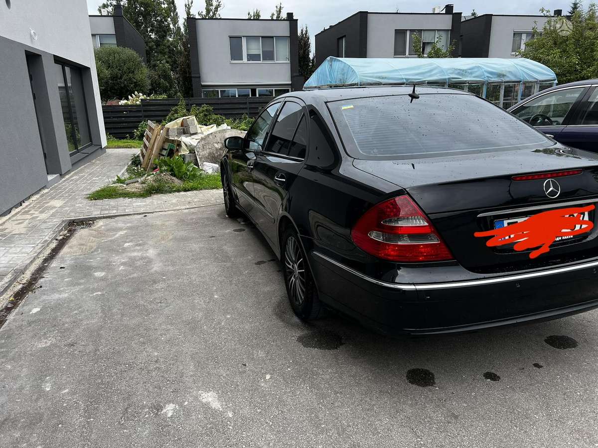 Mercedes-Benz E220, 2.2 l., Седан