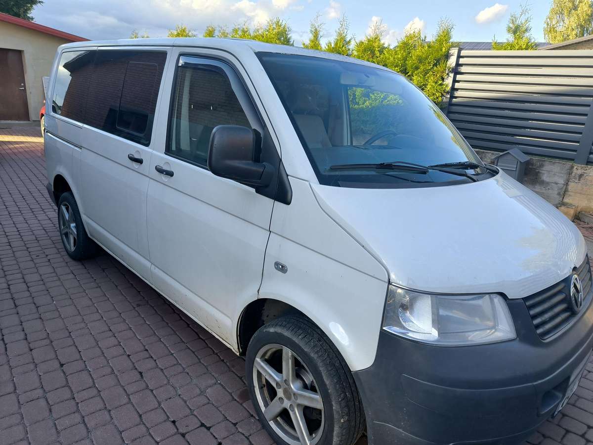 Volkswagen Transporter - 1