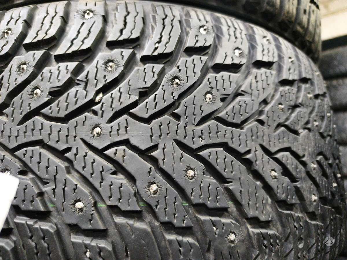 Nokian, зимние 235/40 R19