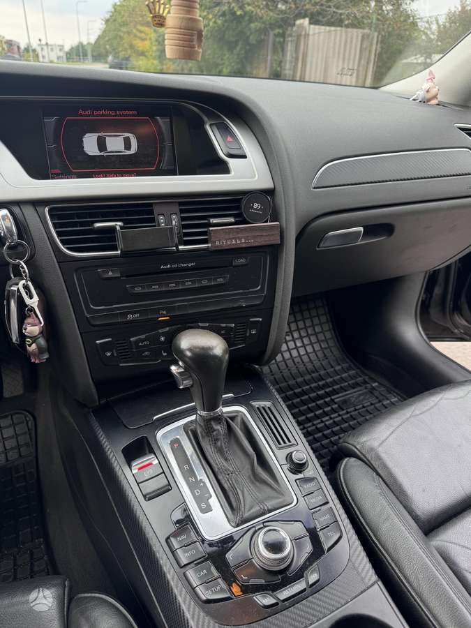Audi A4, 2.7 l., Седан
