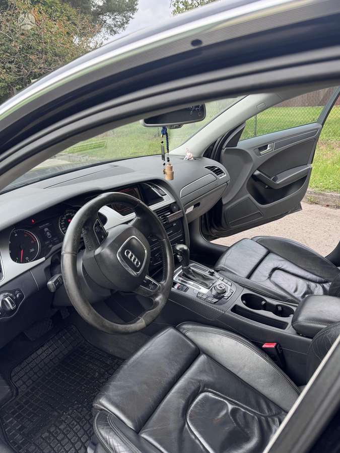 Audi A4, 2.7 l., Седан