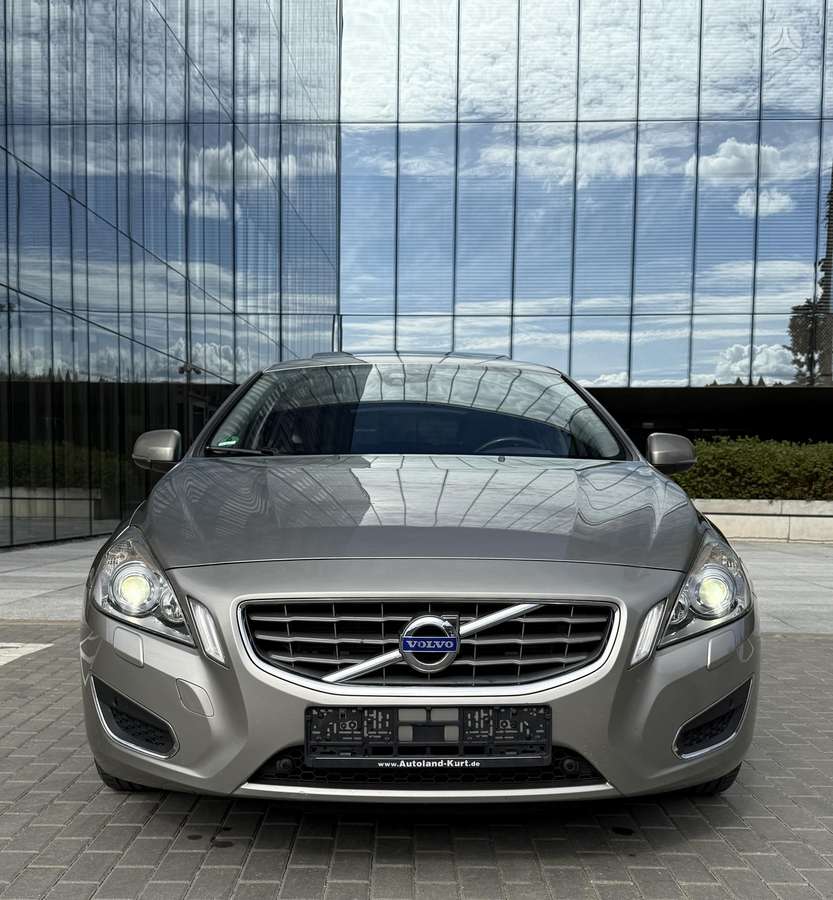 Volvo V60, 2.4 l., universalas