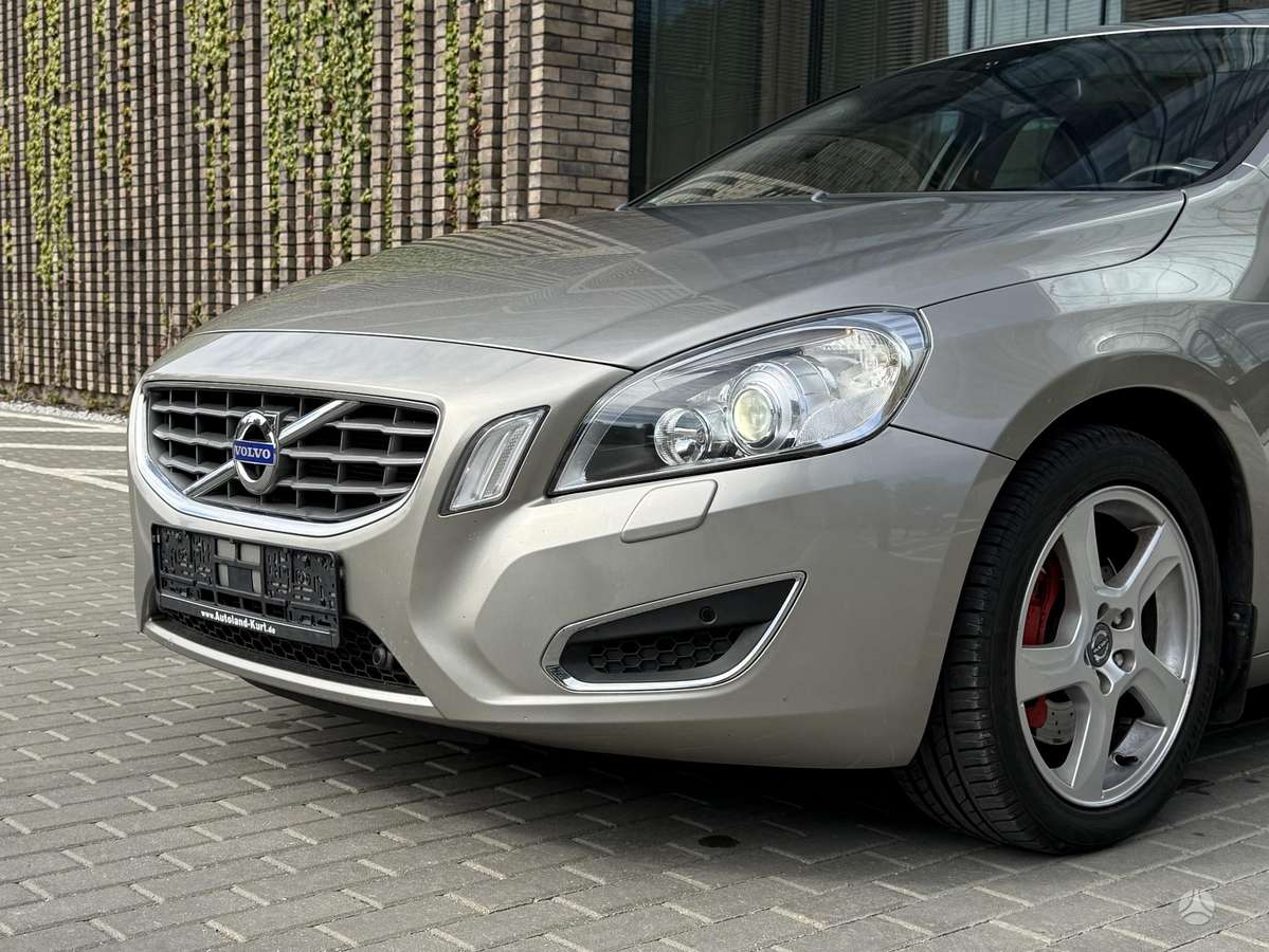 Volvo V60, 2.4 l., universalas