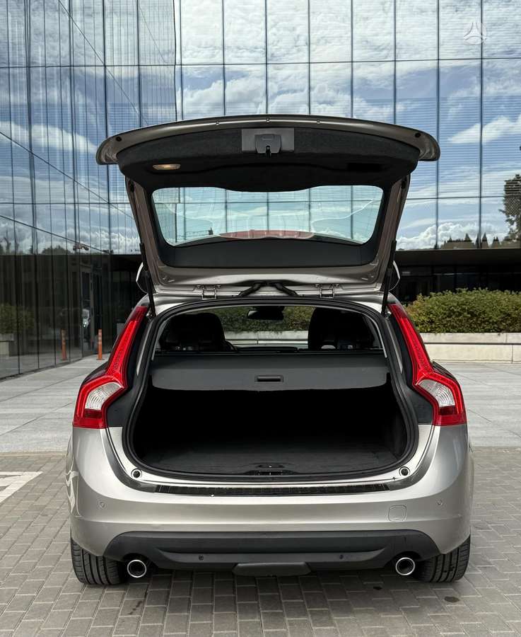 Volvo V60, 2.4 l., universalas