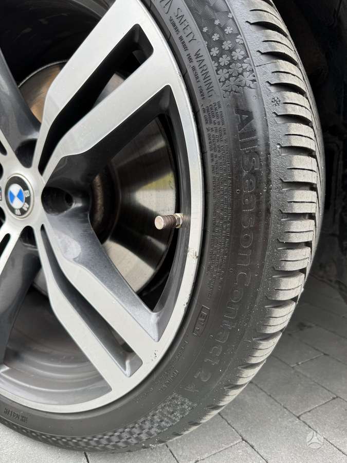 BMW 750, 4.4 l., Седан