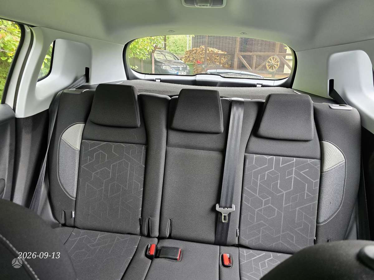 Peugeot 2008 - 7