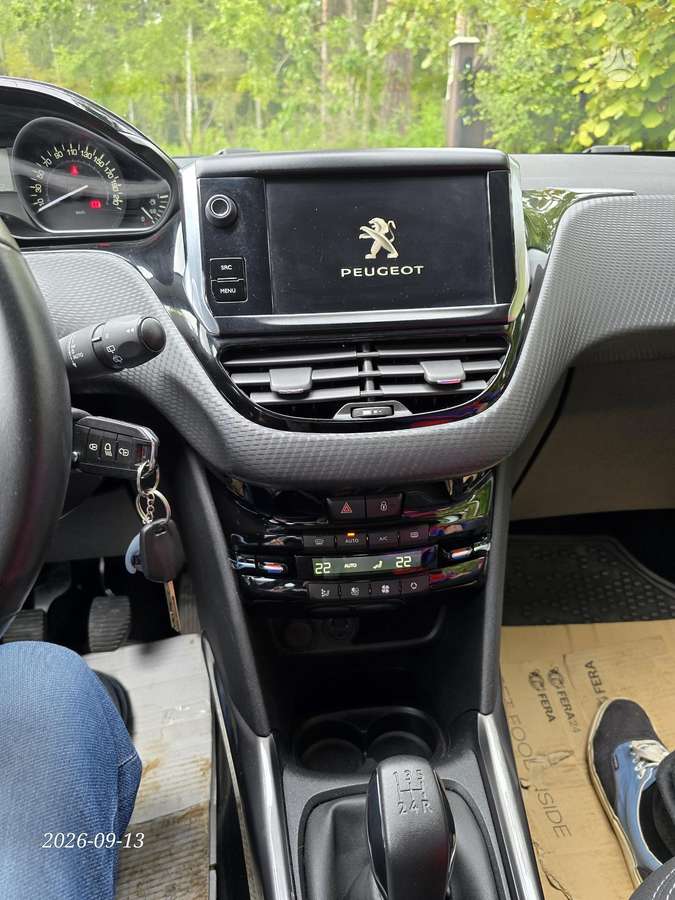 Peugeot 2008 - 9