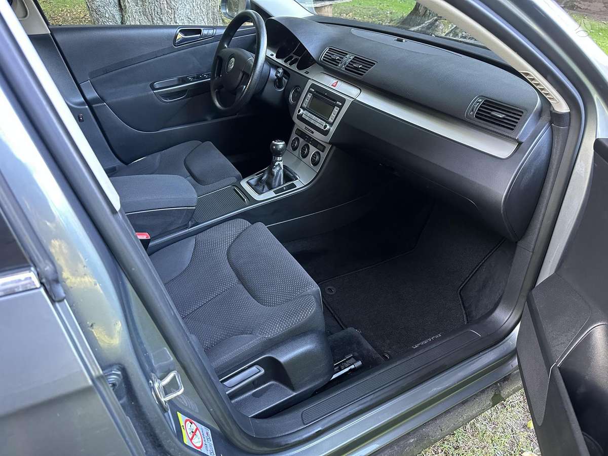 Volkswagen Passat - 8