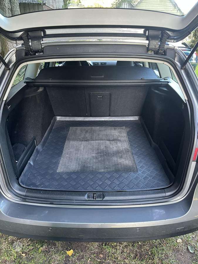 Volkswagen Passat - 11