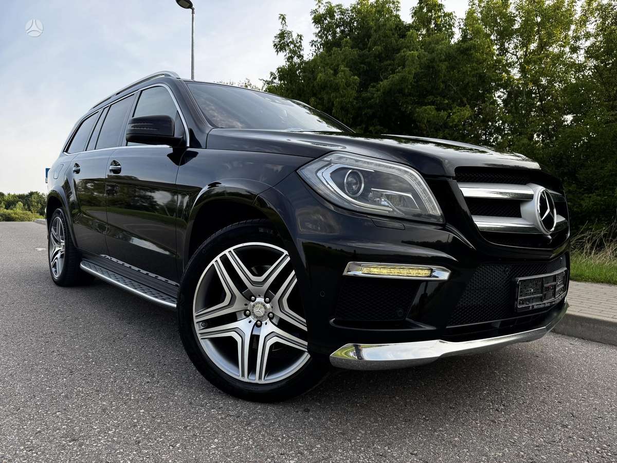 Mercedes-Benz GL500 - 1