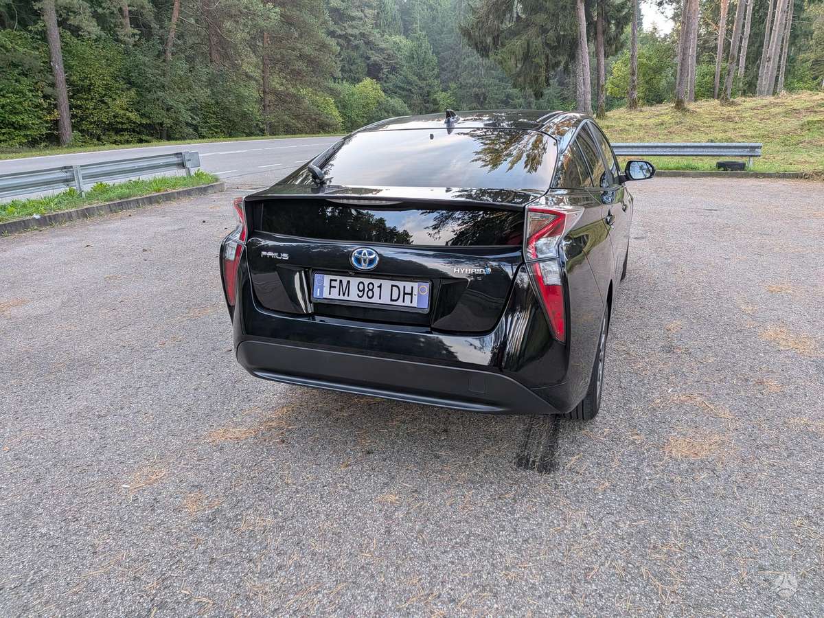 Toyota Prius - 1
