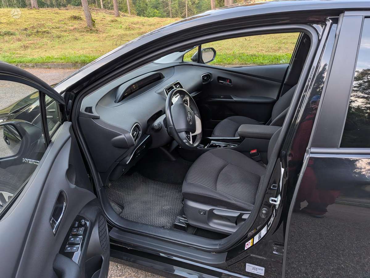 Toyota Prius - 12