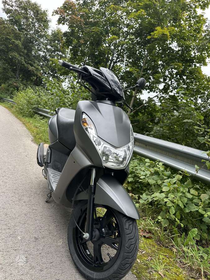 Peugeot Kisbee 49cc, scooters / mopeds