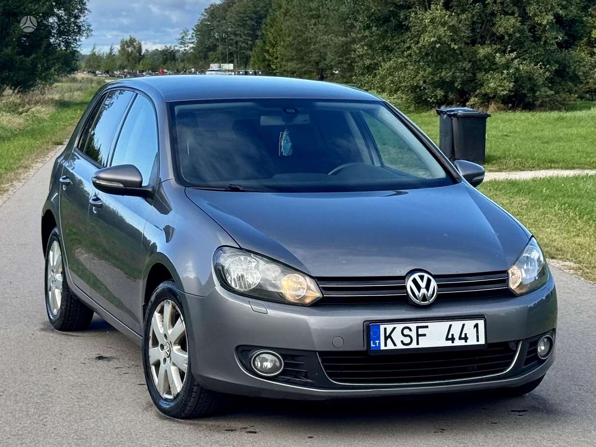 Volkswagen Golf - 1