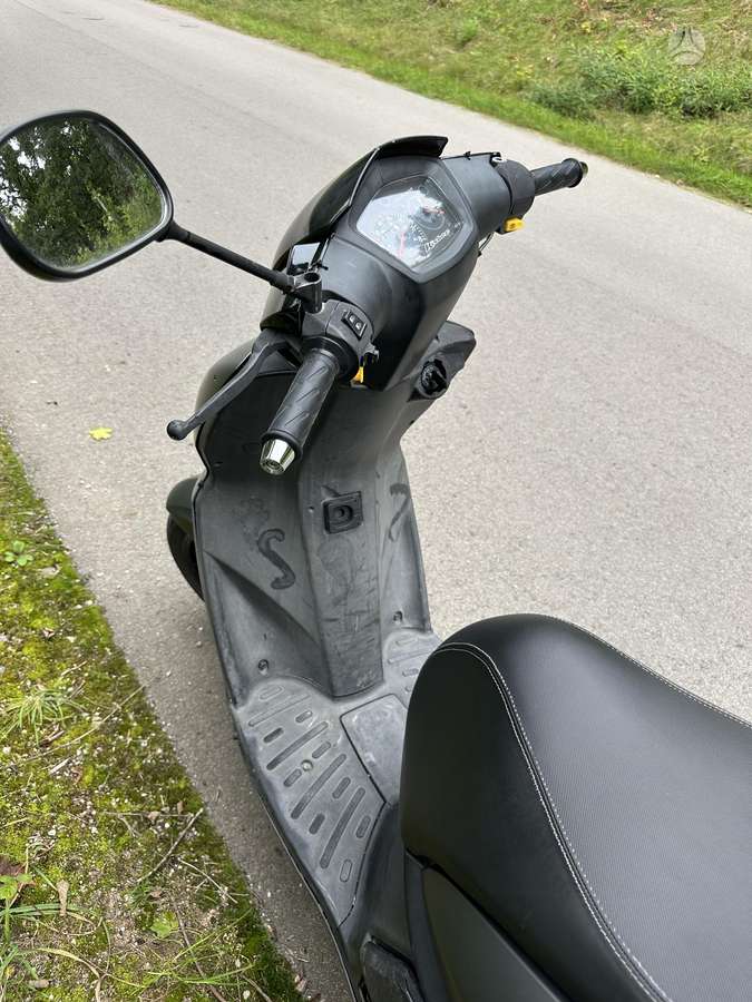 Peugeot Kisbee 49cc, scooters / mopeds