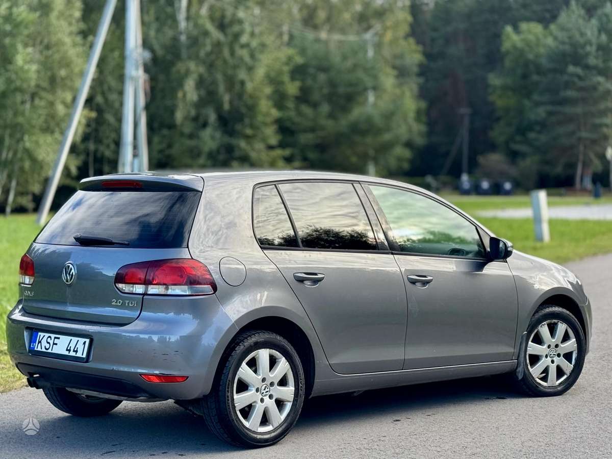 Volkswagen Golf - 6