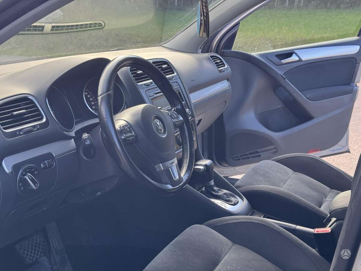 Volkswagen Golf - 11